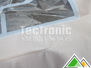 Na een behandeling met de solid green tent cleaner ziet het tentdoek er weer uit als nieuw