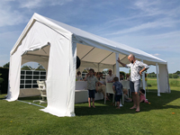 Professionele partytent, ideaal als beschutting tegen zon (of regen)