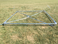 Montage van deze sterke campingtent, stap 1: Klik de liggers in de hoekkoppelstukken