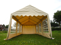 Binnenzicht van een professionele pvc feesttent 3x6.