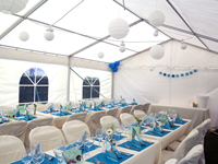 Kadertent van 5 m breed in communiefeest-thema.