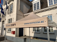 Personalisatie van een vouwtent 3x3 pvc beige i.o.v. Gemeente Ichtegem