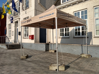 Ichtegem liet plooitenten 3x3 pvc beige maken met bedrukking op de 4 dakboorden