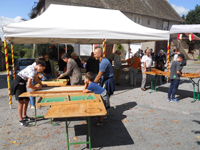 Les Amis de la Tour koos voor een witte vouwtent 4x8 pvc