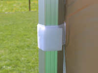 Zijwanden vast te maken met velcro aan de staanders van het frame